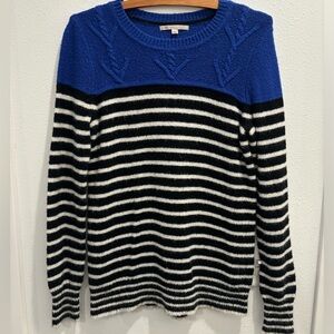 Women’s Gap Sweater Size Medium Crewneck Striped Navy Black and White